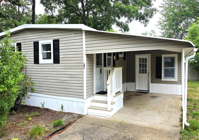 1st image of 525 Riverleigh Ave #27 Birch, Riverhead, NY 11901 | MLS# 1003342