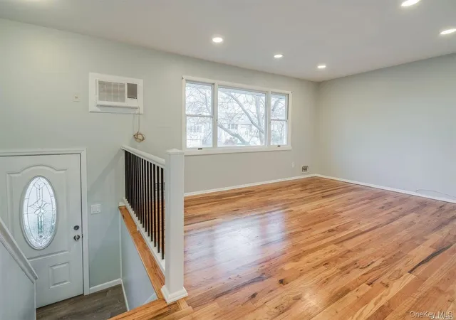 Photo 2 of Sale Pending at 29 Ripley Dr, Huntington, NY 11768 | MLS# 1003359 | Listing updated on 2026-07-29