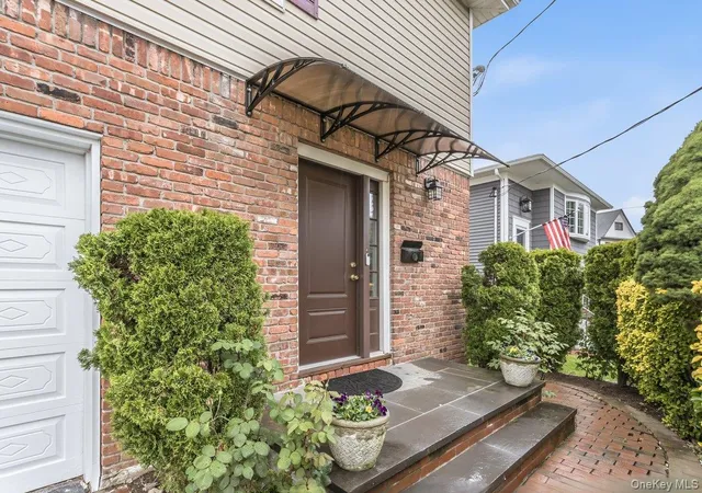 Photo 3 of Single family home for sale at 22 Wood St, Lynbrook, NY 11563 | MLS# 1003396 | Listing updated on 2026-07-09