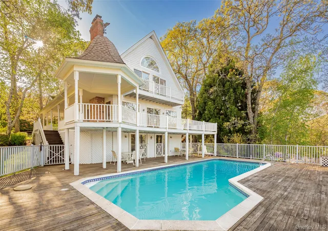 Photo 2 of Single family home for sale at 4 Irene Ln, Shelter Island, NY 11964 | MLS# 1003398 | Listing updated on 2026-08-01