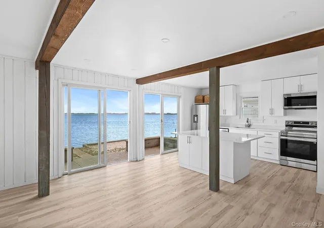 13th image of 154 Shore Dr E, East Hampton, NY 11930 | MLS# 1003403