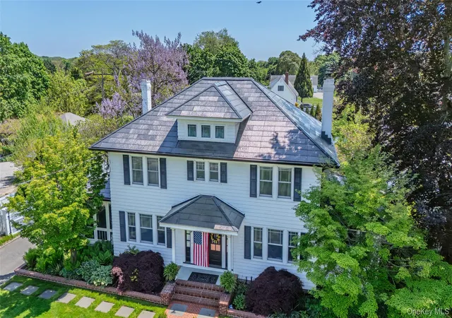 3rd image of 119 Hubbard Ave, Riverhead, NY 11901 | MLS# 1003409
