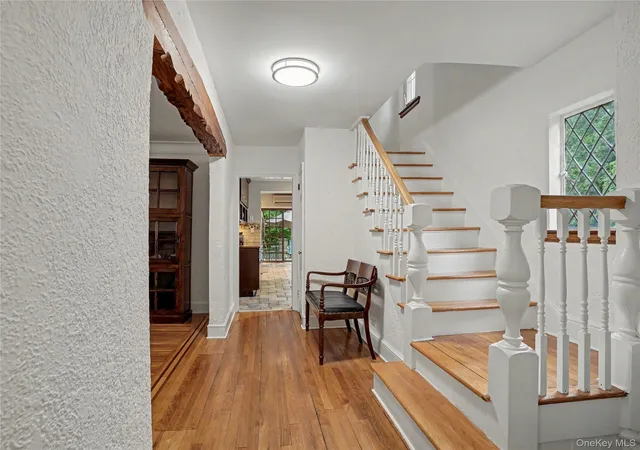 5th image of 7 Huntwood Pl, Mount Vernon, NY 10552 | MLS# 1003437