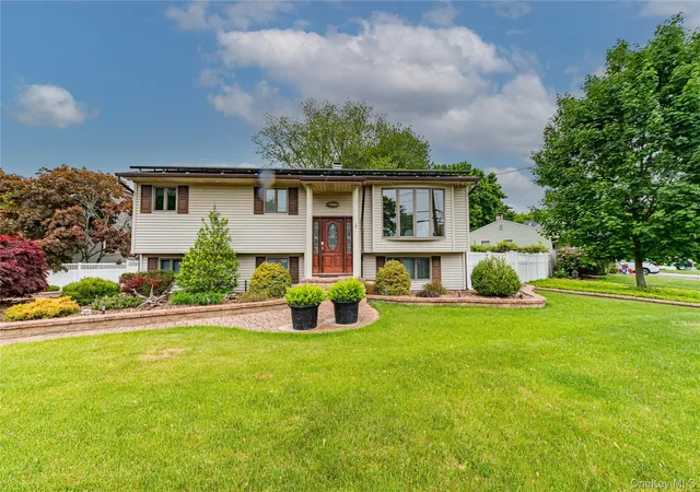 1st image of 1603 Lad Ave, Medford, NY 11763 | MLS# 1003438