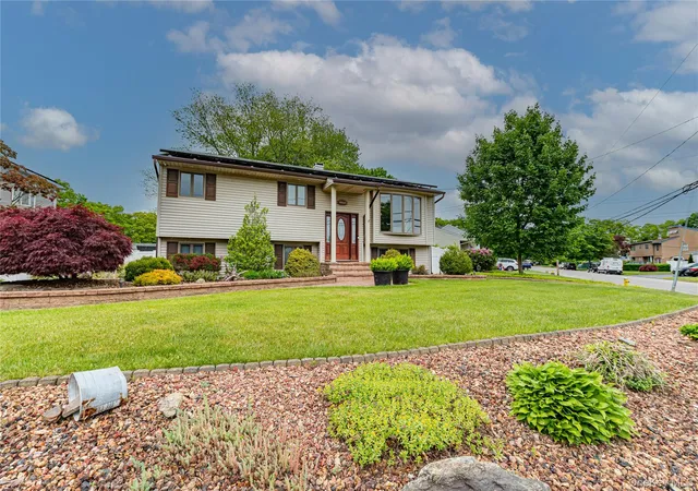 3rd image of 1603 Lad Ave, Medford, NY 11763 | MLS# 1003438