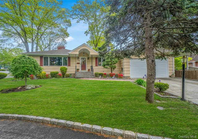 1st image of 190 Lake Dr, Copiague, NY 11726 | MLS# 1003453
