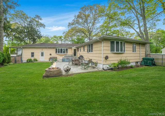 3rd image of 190 Lake Dr, Copiague, NY 11726 | MLS# 1003453
