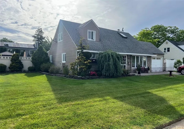 2nd image of 317 Herbert Pl, Oyster Bay, NY 11714 | MLS# 1003465