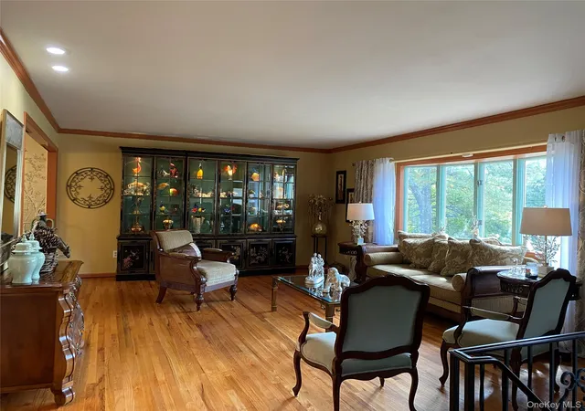 Photo 4 of Sale Pending at 1 Parkview Dr, Middletown, NY 10940 | MLS# 1003482 | Listing updated on 2026-09-20
