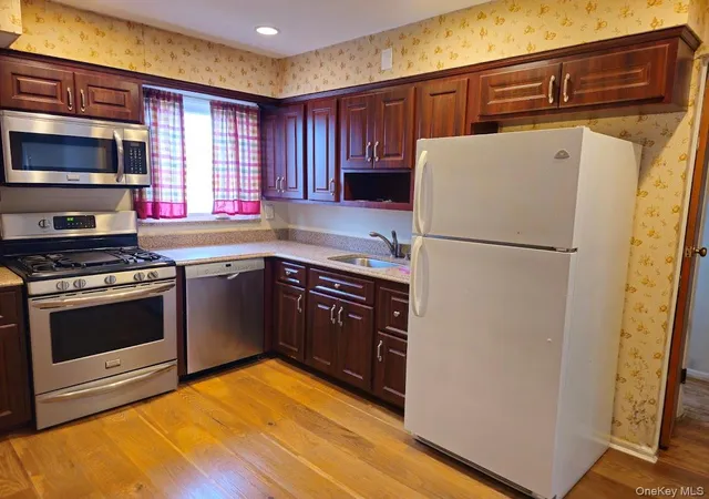 4th image of 107 Union Ave, Lynbrook, NY 11563 | MLS# 1003494