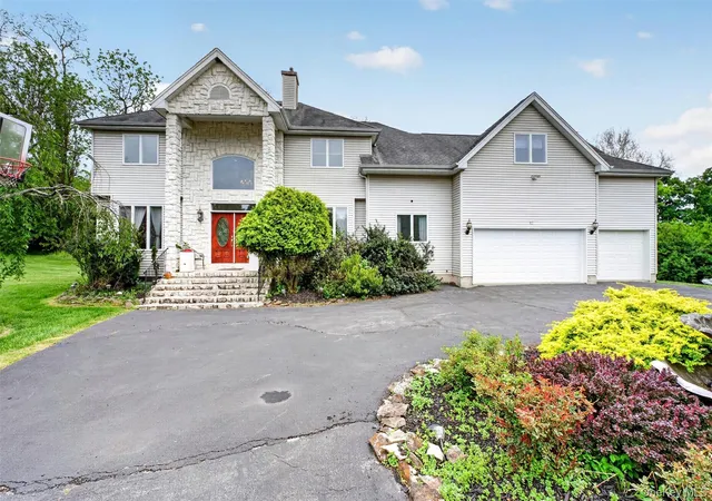 Homes for sale in East Fishkill, NY | 12 Loosestrife Dr, East Fishkill, NY 12533 | MLS# 1003511