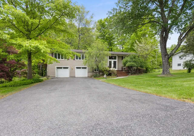 3rd image of 28 Leona Dr, Southeast, NY 10509 | MLS# 1003524