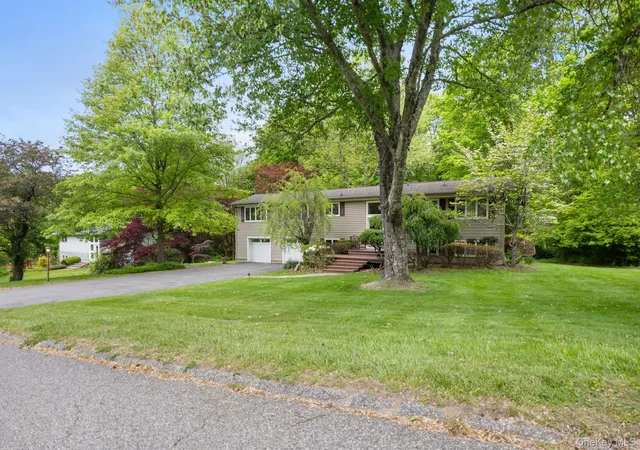 4th image of 28 Leona Dr, Southeast, NY 10509 | MLS# 1003524