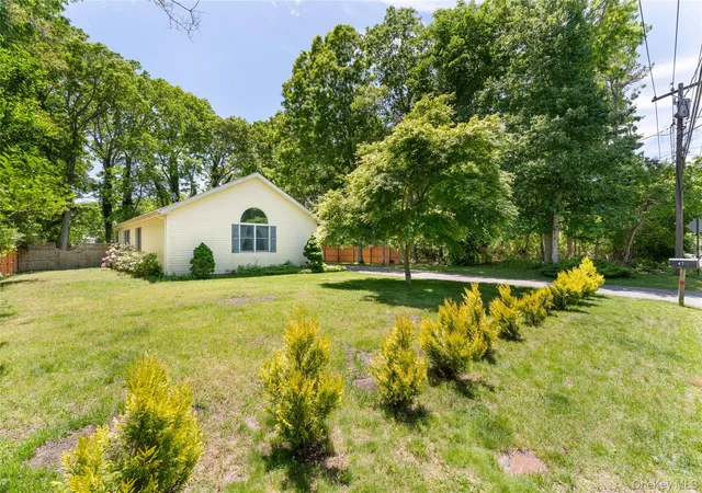 3rd image of 47 Suffolk Rd, Hampton Bays, NY 11946 | MLS# 1003525