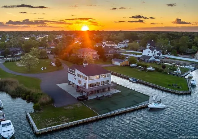 Photo 1 of Single family home for sale at 200 Clocks Blvd, Massapequa, NY 11758 | MLS# 1003539 | Listing updated on 2026-07-18