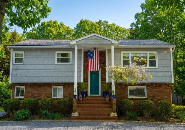2nd image of 50 Runnymeade Dr, East Hampton, NY 11937 | MLS# 1003602