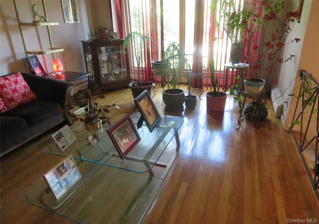4th image of 440 Spangle Dr, North Babylon, NY 11703 | MLS# 1003605