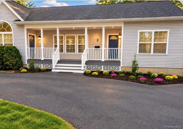 Photo 1 of Single family home for sale at 2 Lincoln Ave, Islip, NY 11752 | MLS# 1003628 | Listing updated on 2026-09-30