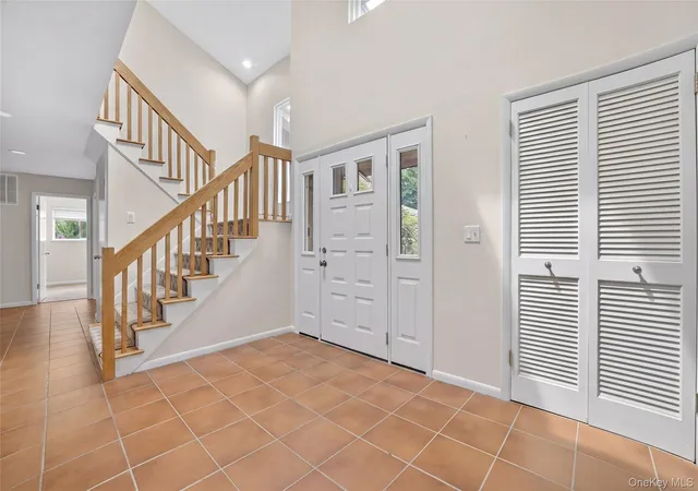 Photo 5 of Sale Pending at 3 Leir Ct, White Plains, NY 10605 | MLS# 1003634 | Listing updated on 2026-07-24