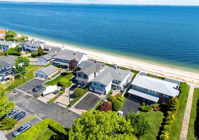 Photo 3 of Single family home for sale at 19 Oak Shore Dr, Bayville, NY 11709 | MLS# 1003640 | Listing updated on 2026-06-11