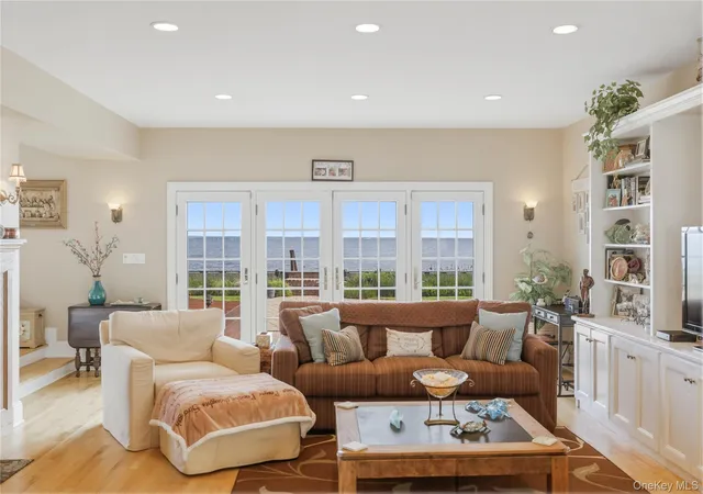 Photo 4 of Single family home for sale at 19 Oak Shore Dr, Bayville, NY 11709 | MLS# 1003640 | Listing updated on 2026-06-11