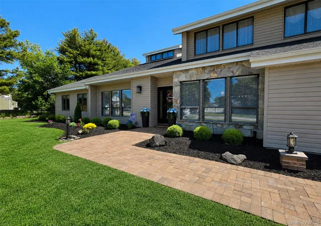 4th image of 25 Vineyard Wy, Brookhaven, NY 11766 | MLS# 1003673