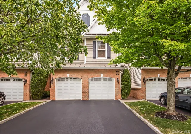 1st image of 246 Roosevelt Wy #11103, Hempstead, NY 11590 | MLS# 1003696