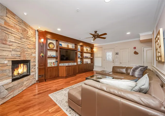 2nd image of 246 Roosevelt Wy #11103, Hempstead, NY 11590 | MLS# 1003696