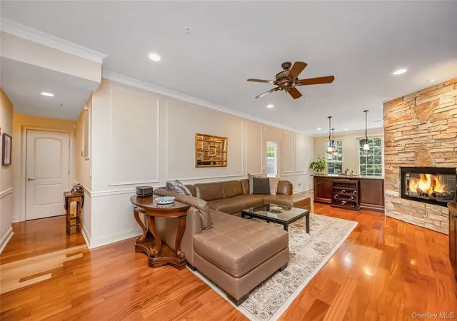 4th image of 246 Roosevelt Wy, Hempstead, NY 11590