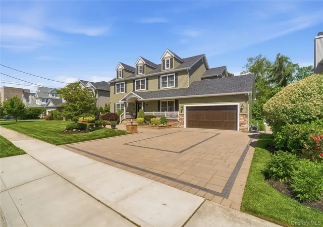 3rd image of 27 Davison Pl, Hempstead, NY 11570 | MLS# 1003709