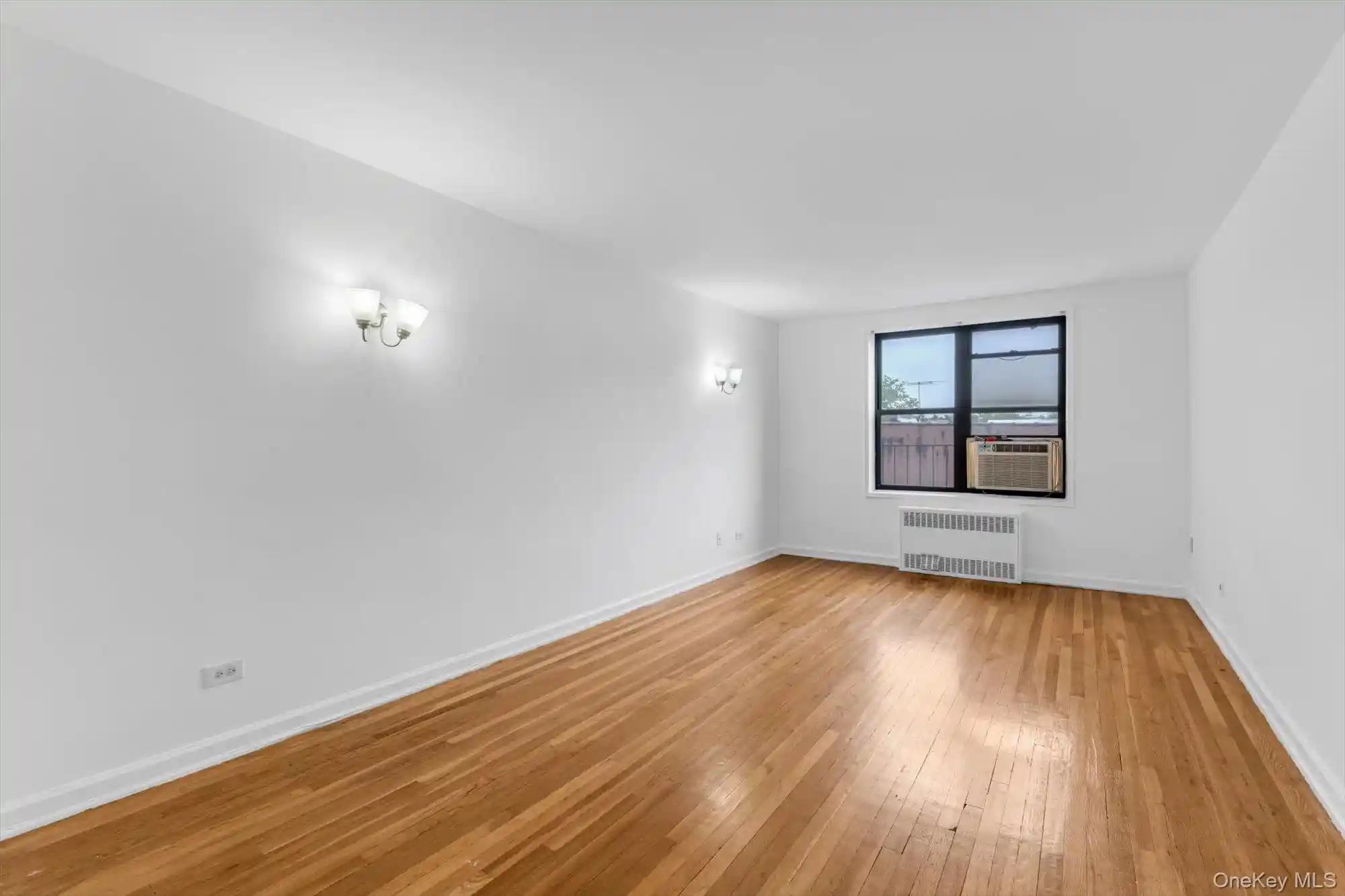 Listing Photo 2 - Condo for sale in 40 E 43Rd St located at 40 E 43Rd St, New York, NY 11203 - Unit #3B