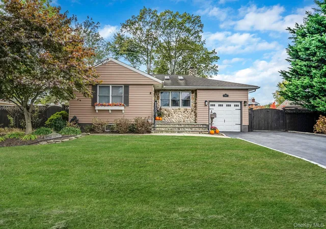3rd image of 262 W 9Th St, Deer Park, NY 11729 | MLS# 1003724
