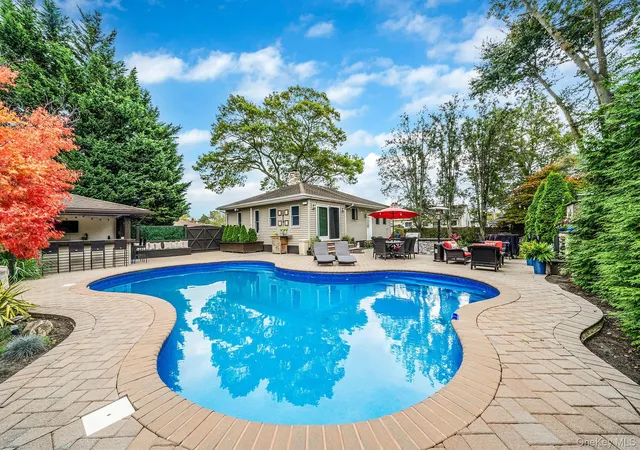 4th image of 262 W 9Th St, Deer Park, NY 11729 | MLS# 1003724