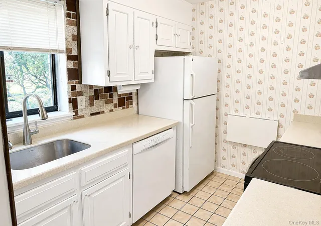 Photo 3 of Sale Pending at 20 Pierces Rd #41, Newburgh (town), NY 12550 | MLS# 1003729 | Listing updated on 2026-10-03