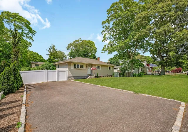2nd image of 21 Probst Dr, Shirley, NY 11967 | MLS# 1003737