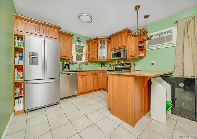 5th image of 21 Probst Dr, Shirley, NY 11967 | MLS# 1003737