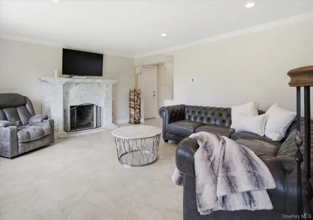 4th image of 19 Gruber Dr, Glen Cove, NY 11542 | MLS# 1003769