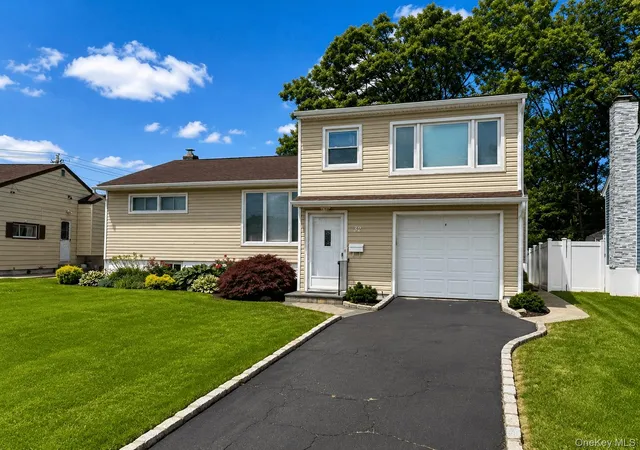 Photo 3 of Sale Pending at 32 Elderberry Ln E, Valley Stream, NY 11581 | MLS# 1003774 | Listing updated on 2026-07-03