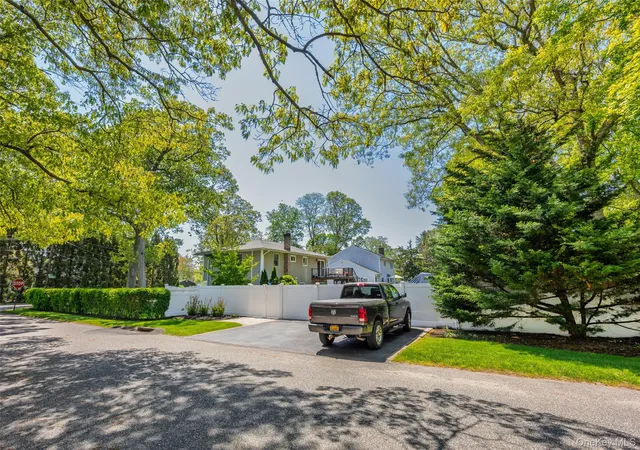 4th image of 46 Hewitt Blvd, Center Moriches, NY 11934 | MLS# 1003775