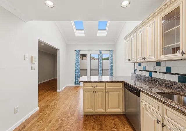 Photo 1 of Condo for sale at 19 The Cir #19, Oyster Bay, NY 11545 | MLS# 1003795 | Listing updated on 2026-08-29