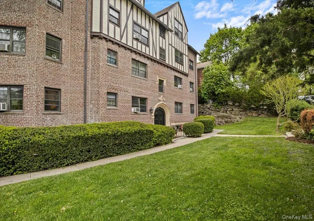 2nd image of 1440 Boston Post Rd, Mamaroneck, NY 10538