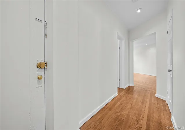 Photo 3 of Sale Pending at 1440 Boston Post Rd #2I, Mamaroneck, NY 10538 | MLS# 1003812 | Listing updated on 2026-08-19
