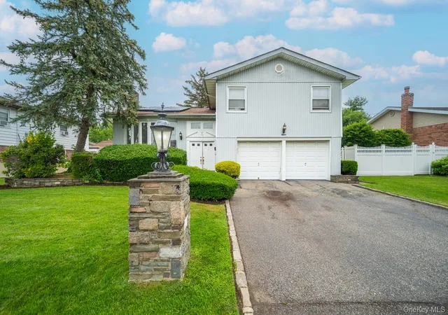 2nd image of 15 Jackie Dr, Hempstead, NY 11590 | MLS# 1003879