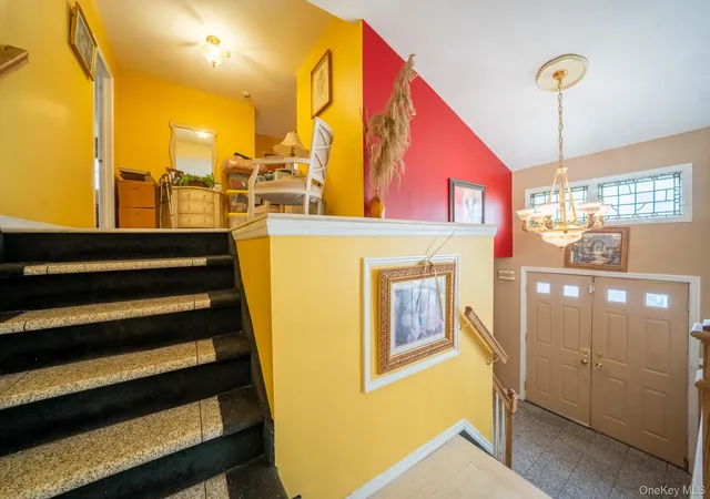 3rd image of 15 Jackie Dr, Hempstead, NY 11590 | MLS# 1003879