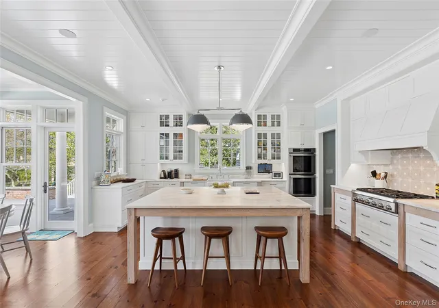 Photo 4 of Sale Pending at 43 Old Main Rd, Southampton, NY 11959 | MLS# 1003881 | Listing updated on 2026-07-22