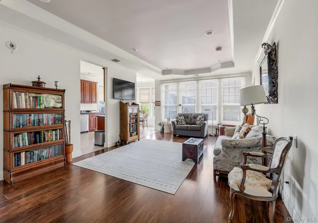 3rd image of 236 Roosevelt Wy, Hempstead, NY 11590