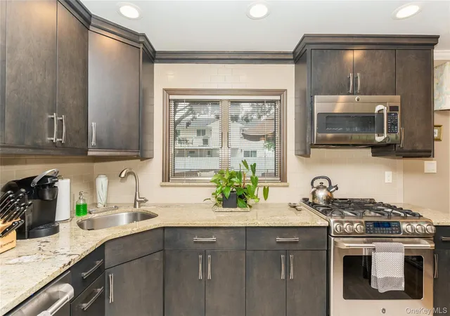 5th image of 2772 Riverside Ave, Hempstead, NY 11566 | MLS# 1003920