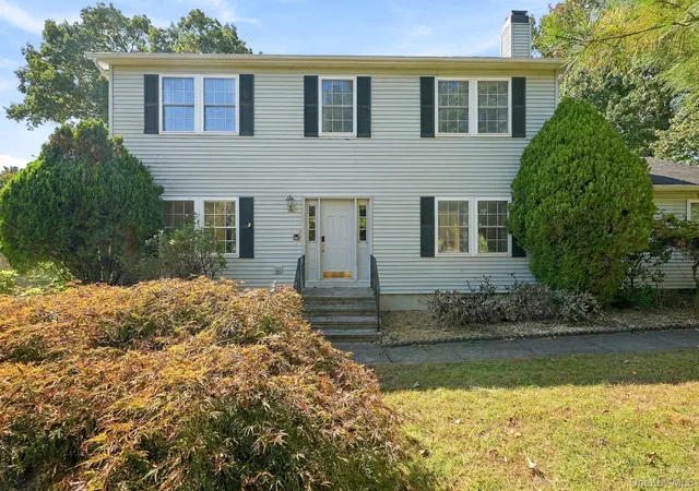 Photo 3 of Single family home for sale at 20 Ely Rd, Cortlandt, NY 10567 | MLS# 1003945 | Listing updated on 2026-10-17