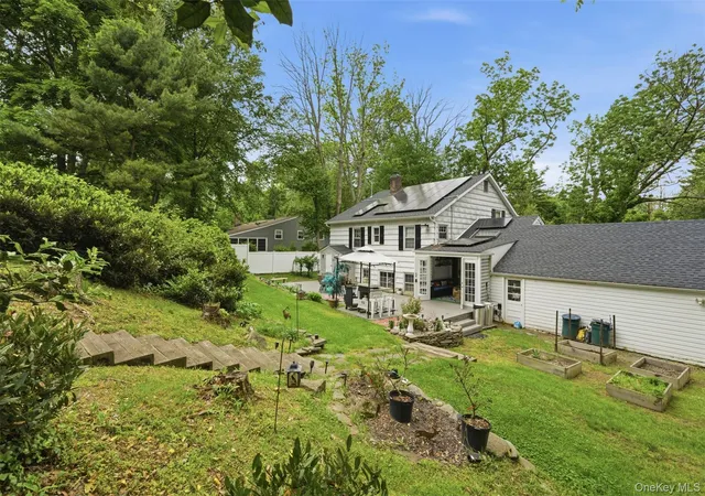 Photo 3 of Single family home for sale at 10 Tanyard Ln, Huntington, NY 11743 | MLS# 1003962 | Listing updated on 2026-10-01