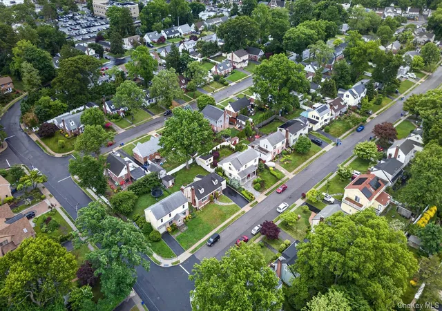 5th image of 24 Purdue Rd, Glen Cove, NY 11542 | MLS# 1003965